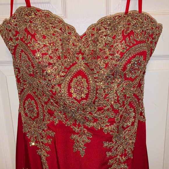 Prom Dress - Picture 4 of 7